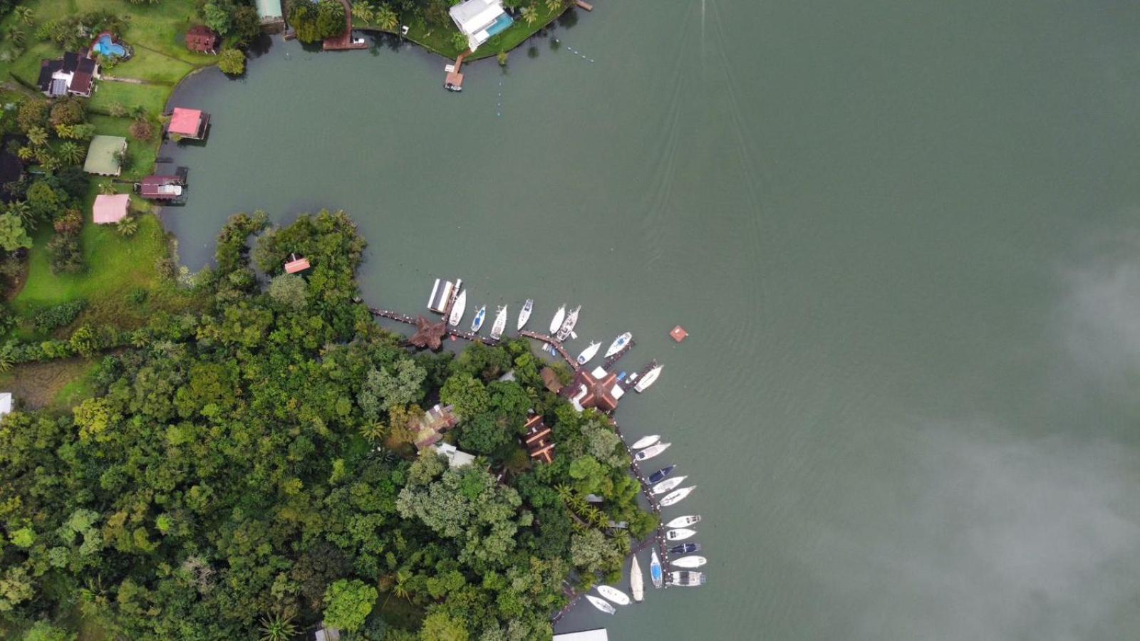 Tortugal Boutique River Lodge Rio Dulce Town Buitenkant foto